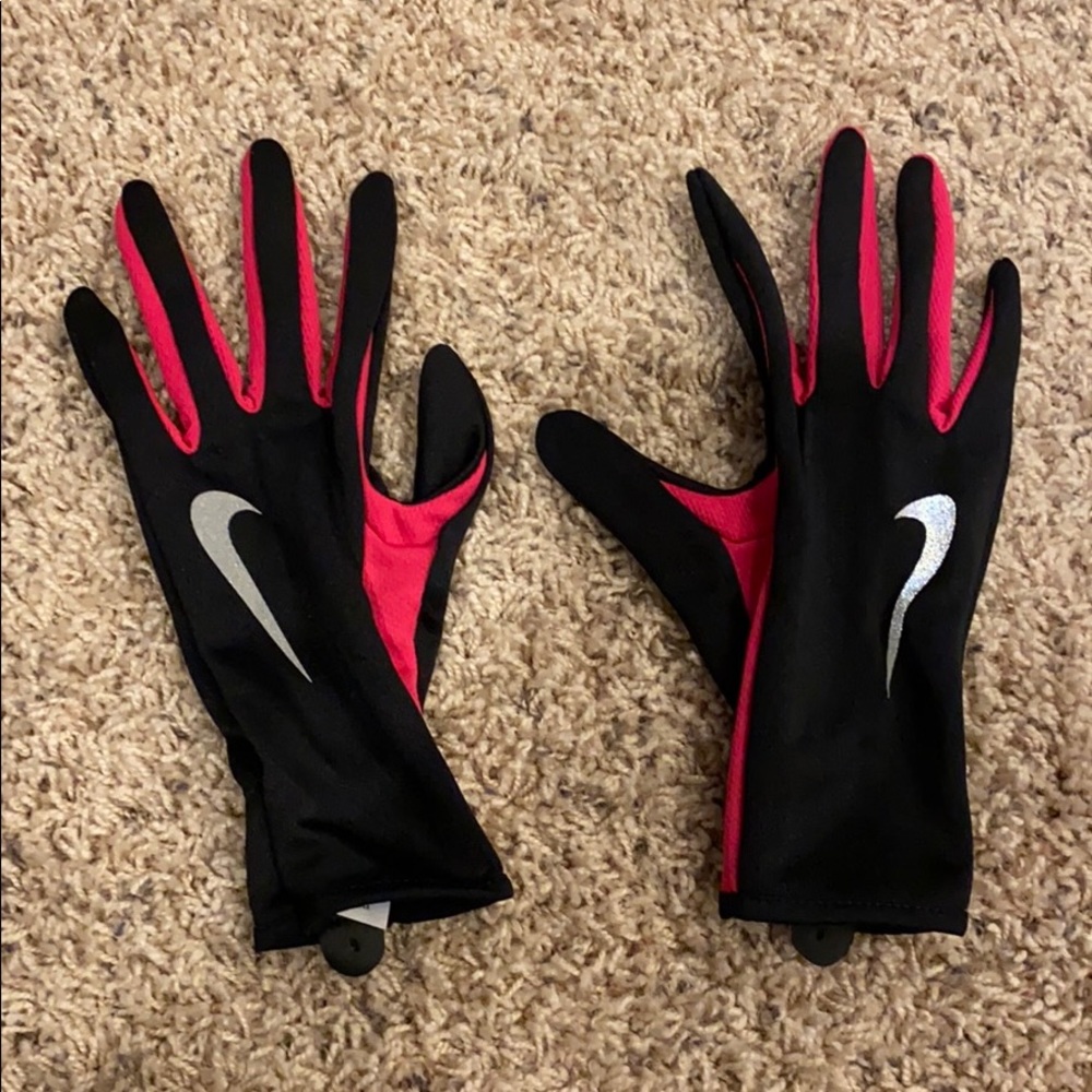 NIKE DRI FIT GLOVES